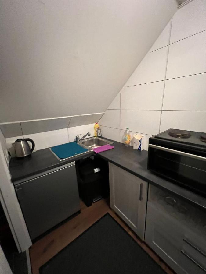 Adam'S Hostel - Self Check-In & Only Private Rooms 뒤셀도르프 외부 사진