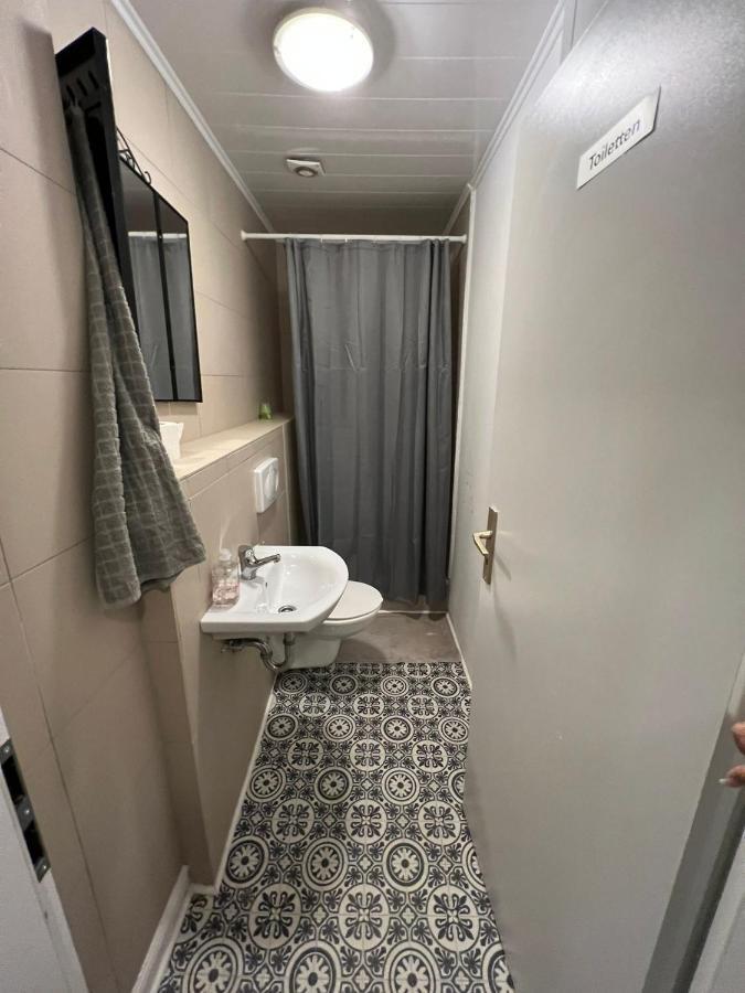 Adam'S Hostel - Self Check-In & Only Private Rooms 뒤셀도르프 외부 사진