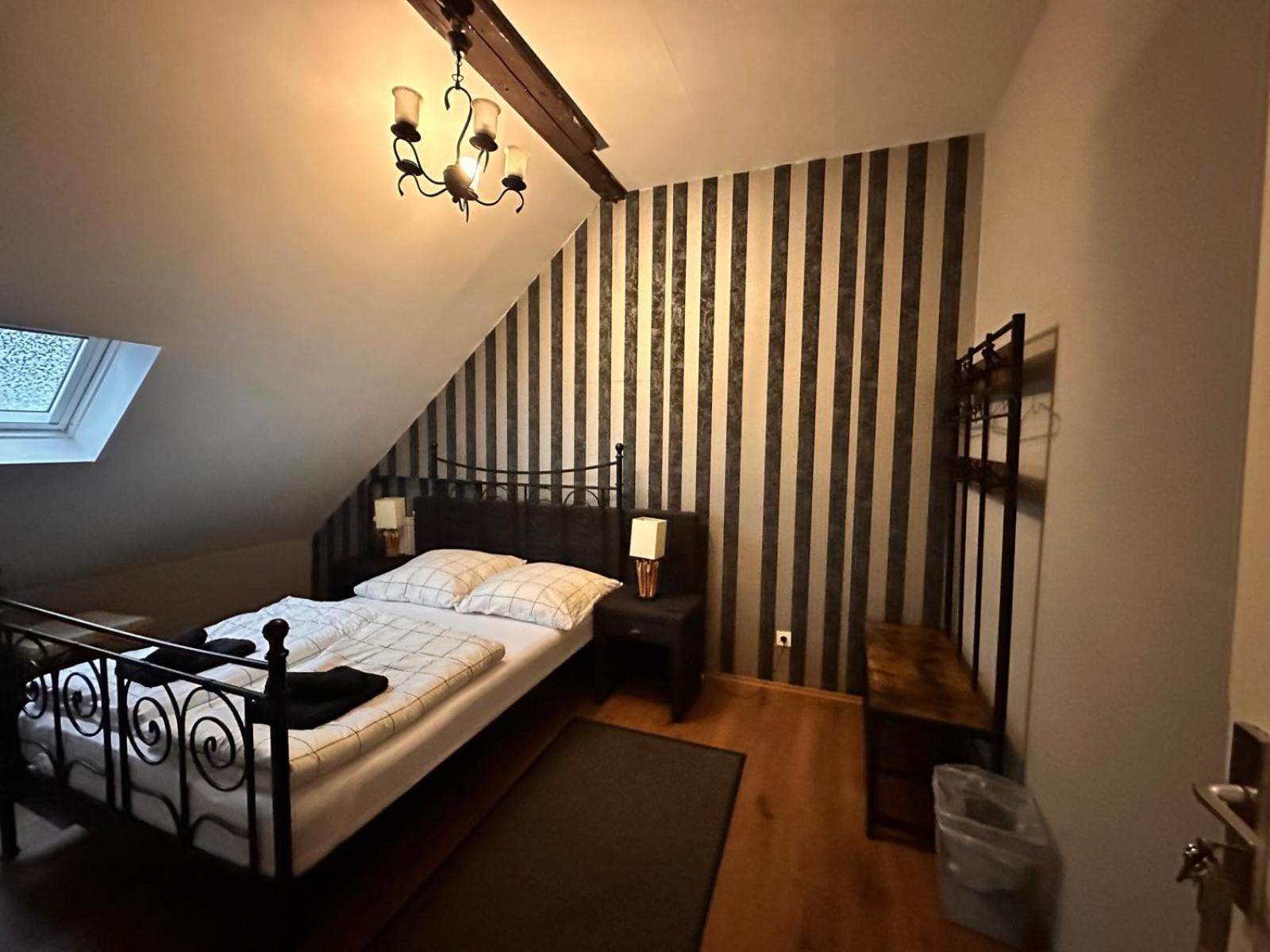 Adam'S Hostel - Self Check-In & Only Private Rooms 뒤셀도르프 외부 사진